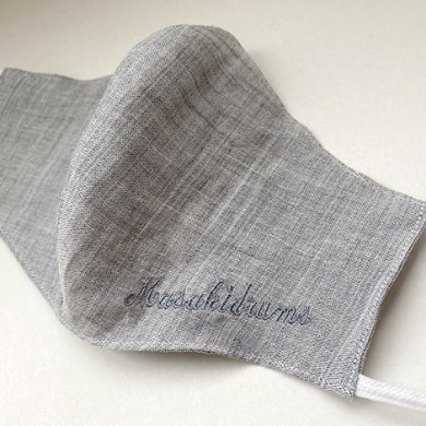 刺繍事例2）マスクへの刺繍