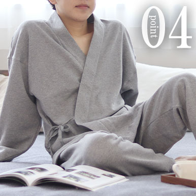 スマホも入るポケットつき