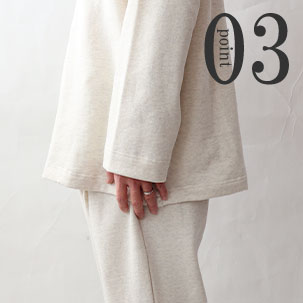 お尻が少し隠れる後ろすそ丈