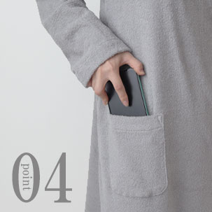 スマホも入るポケット付き