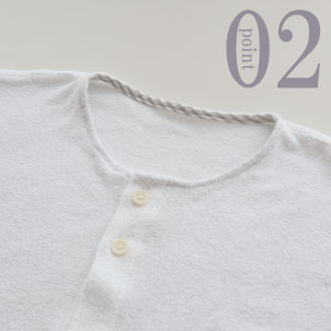 ちらりと覗くおしゃれなテープのワンポイント（全色同色）