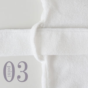 さっと通しやすいベルトループ