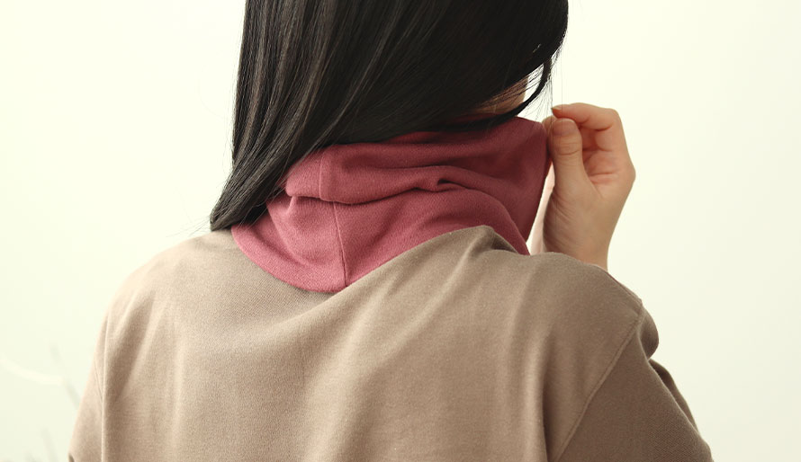 肌にぴったりすいつく