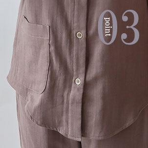 お尻が少し隠れる後ろすそ丈。シャツのスワローテールを採用