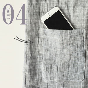 スマホも入るポケットつき