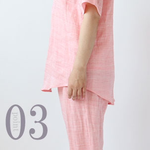 お尻が少し隠れる後ろすそ丈。シャツのスワローテールを採用