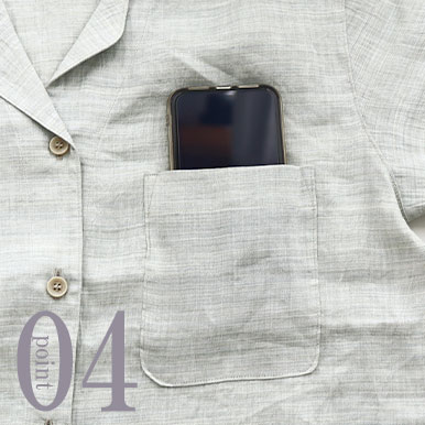 スマホも入るポケットつき
