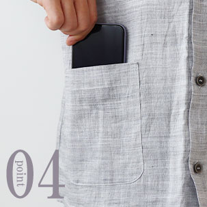 スマホも入るポケットつき