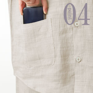 スマホも入るポケットつき