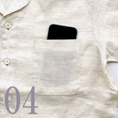 スマホも入るポケットつき