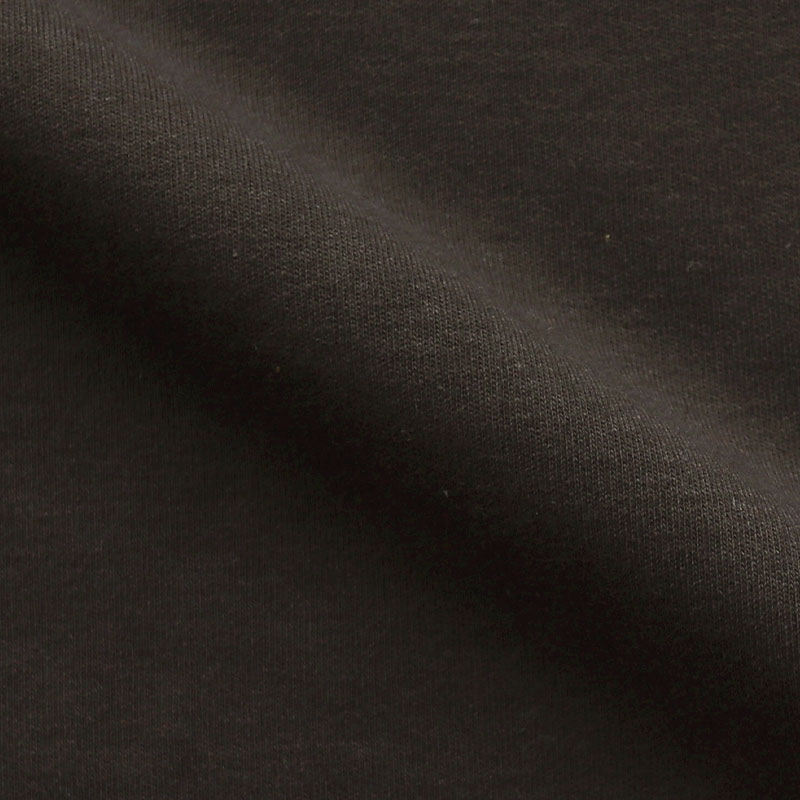 ダークブラウン