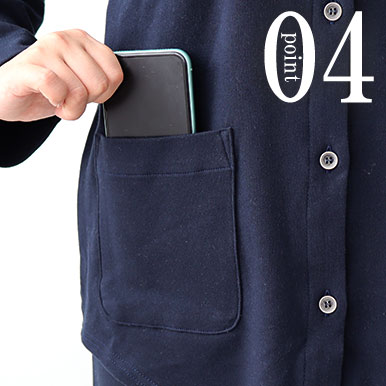 スマホも入るポケットつき