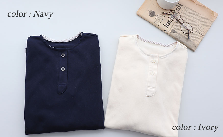 まるでシャツのような細目ステッチ、小さ目ボタン、スワローテール