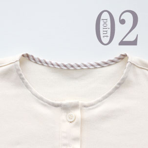 ちらりと覗くおしゃれなテープのワンポイント（全色同色）