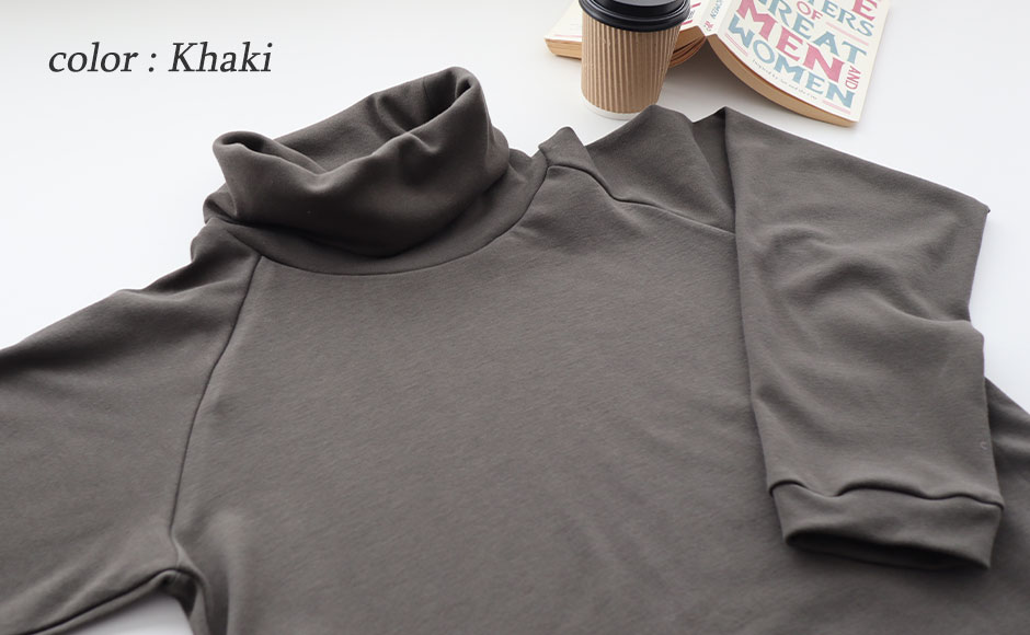 まるでシャツのような細目ステッチ、小さ目ボタン、スワローテール