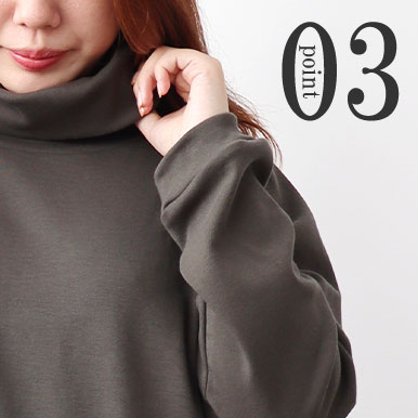 お尻が少し隠れる後ろすそ丈。シャツのスワローテールを採用