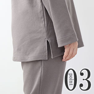 お尻が少し隠れる後ろすそ丈。シャツのスワローテールを採用