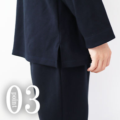 お尻が少し隠れる後ろすそ丈。シャツのスワローテールを採用