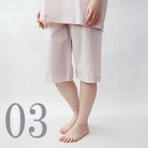 ひざが少し隠れる程度のすそ丈