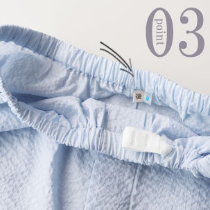 お尻が少し隠れる後ろすそ丈。シャツのスワローテールを採用