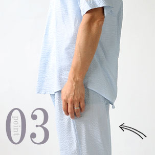 お尻が少し隠れる後ろすそ丈。シャツのスワローテールを採用