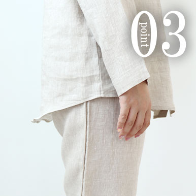 お尻が少し隠れる後ろすそ丈。シャツのスワローテールを採用