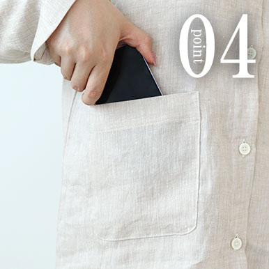 スマホも入るポケットつき