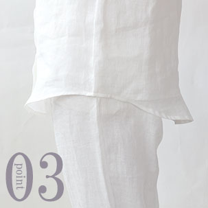 お尻が少し隠れる後ろすそ丈。シャツのスワローテールを採用