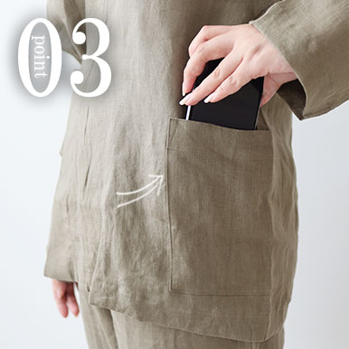 お尻が少し隠れる後ろすそ丈。シャツのスワローテールを採用