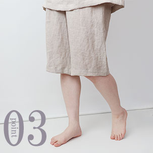 ひざが少し隠れる程度のすそ丈