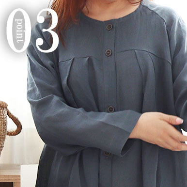 お尻が少し隠れる後ろすそ丈。シャツのスワローテールを採用