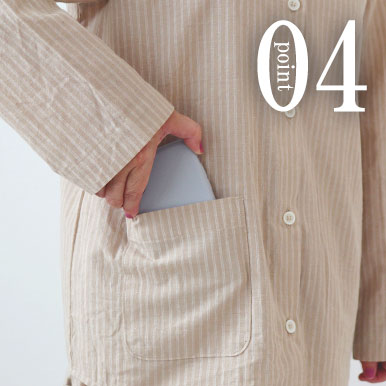 スマホも入るポケット付き