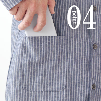 スマホも入るポケット付き