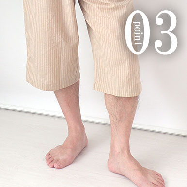 膝が少し隠れるくらいのハーフ丈