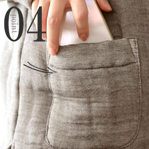 スマホも入るポケットつき