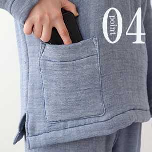 スマホも入るポケットつき