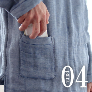 スマホも入るポケットつき