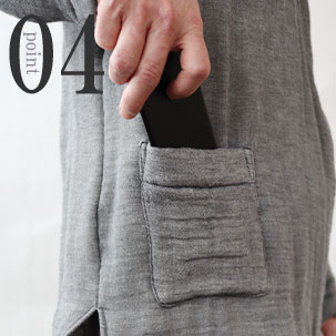 スマホも入るポケットつき
