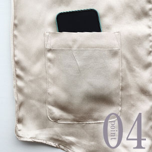 スマホも入るポケットつき