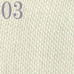 お尻が少し隠れる後ろすそ丈。シャツのスワローテールを採用