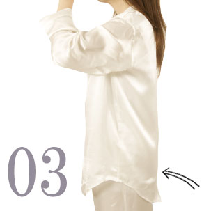 お尻が少し隠れる後ろすそ丈。シャツのスワローテールを採用