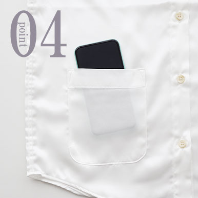 スマホも入るポケットつき