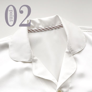 開襟ですっきり首周り