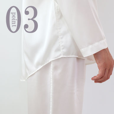 お尻が少し隠れる後ろすそ丈。シャツのスワローテールを採用