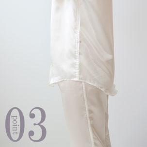 お尻が少し隠れる後ろすそ丈。シャツのスワローテールを採用