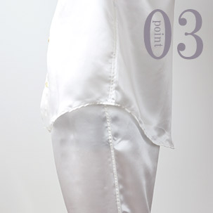 お尻が少し隠れる後ろすそ丈。シャツのスワローテールを採用