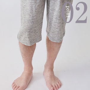 ひざが少し隠れる程度のすそ丈