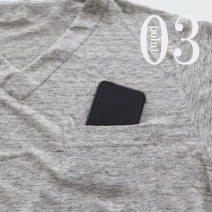 スマホも入る胸ポケットつき