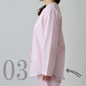 お尻が少し隠れる後ろすそ丈。シャツのスワローテールを採用