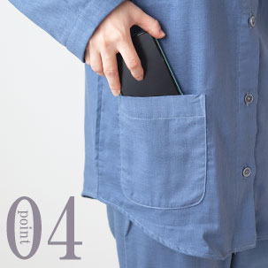 スマホも入るポケットつき